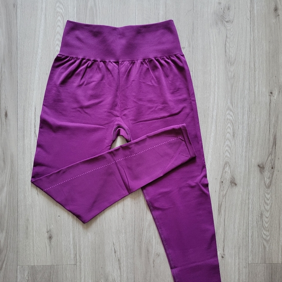 Gymshark Seamless Compression Leggings Medium - Picture 5 of 5